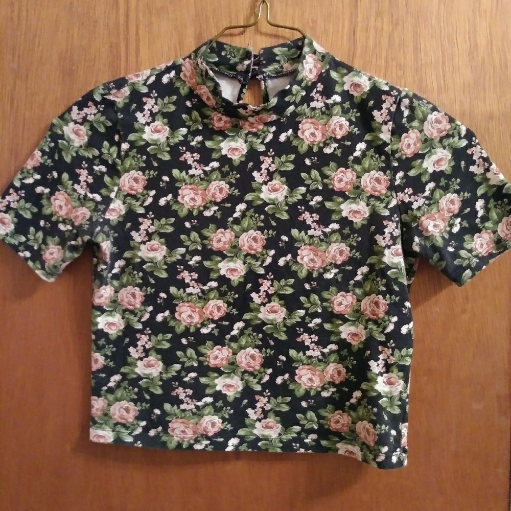 Floral crop top size xsmall